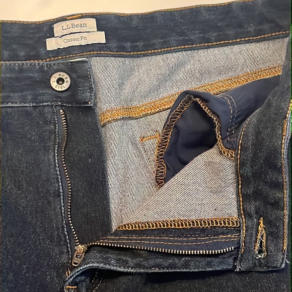 L.L. Bean Women's Dark Wash Classic Fit Comfort Knit Jeans Size 16 - Picture 6 of 9